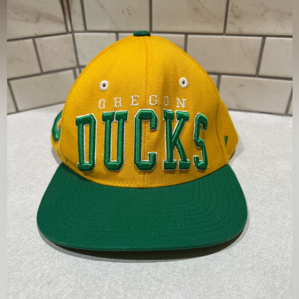 Oregon Ducks Hat Cap Snap Back Green Yellow Zephyr Adjustable